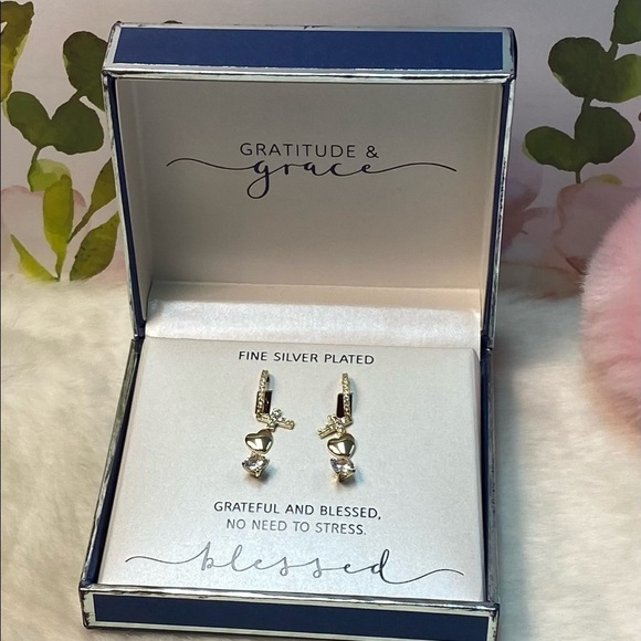 NWT UNWRITTEN GRATITUDE & GRACE 3 SETS - GOLD CROSS HEART HUGGIE EARRINGS - Picture 3 of 6